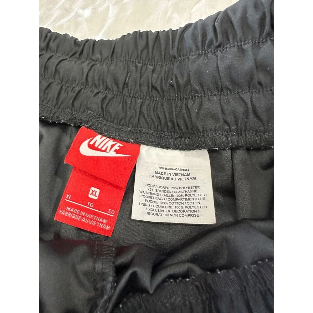 NIKE WOMENS ATHLETIC SHORTS SIZE XL